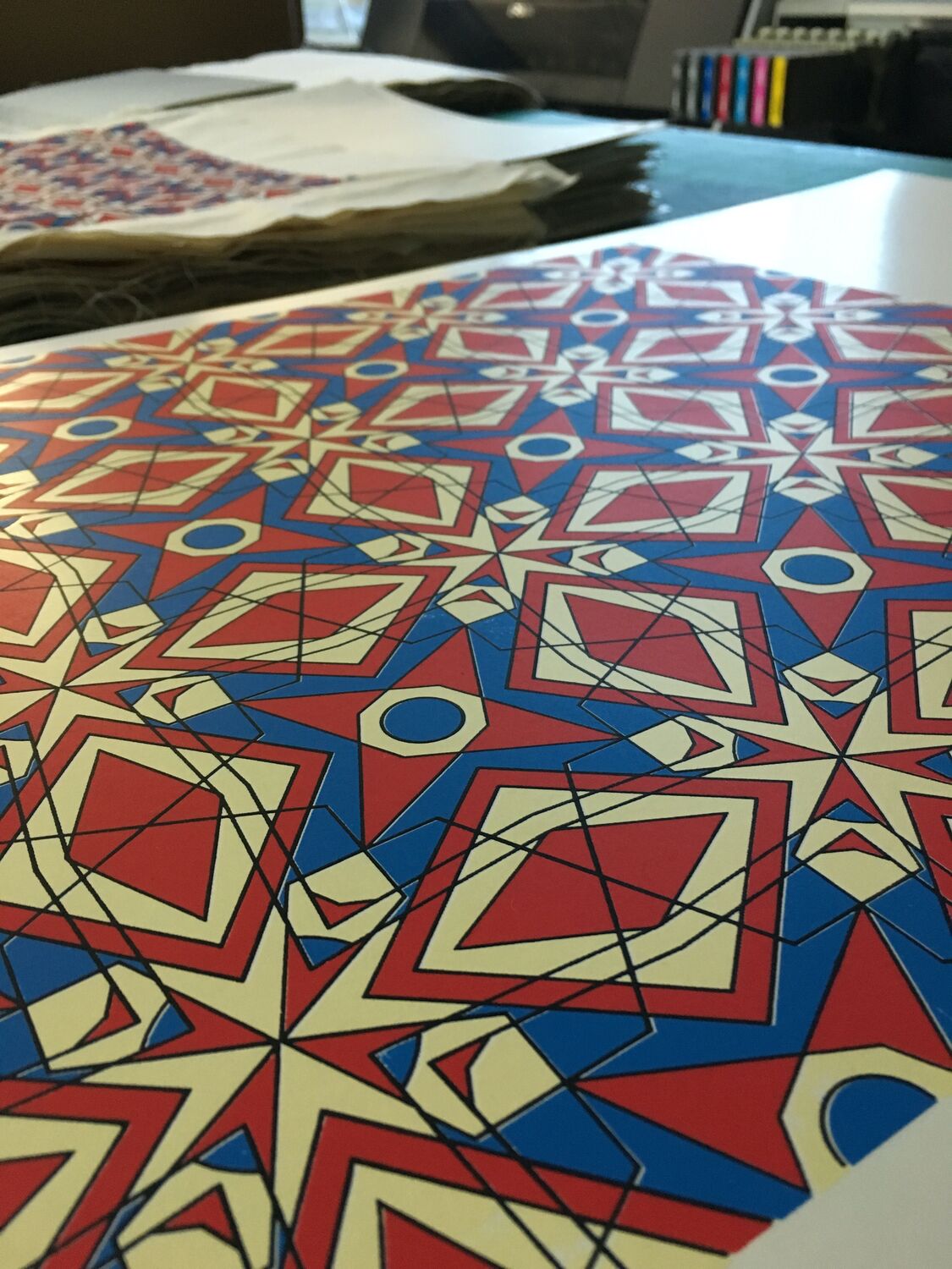 Wallpaper drawn from Islamic geometry