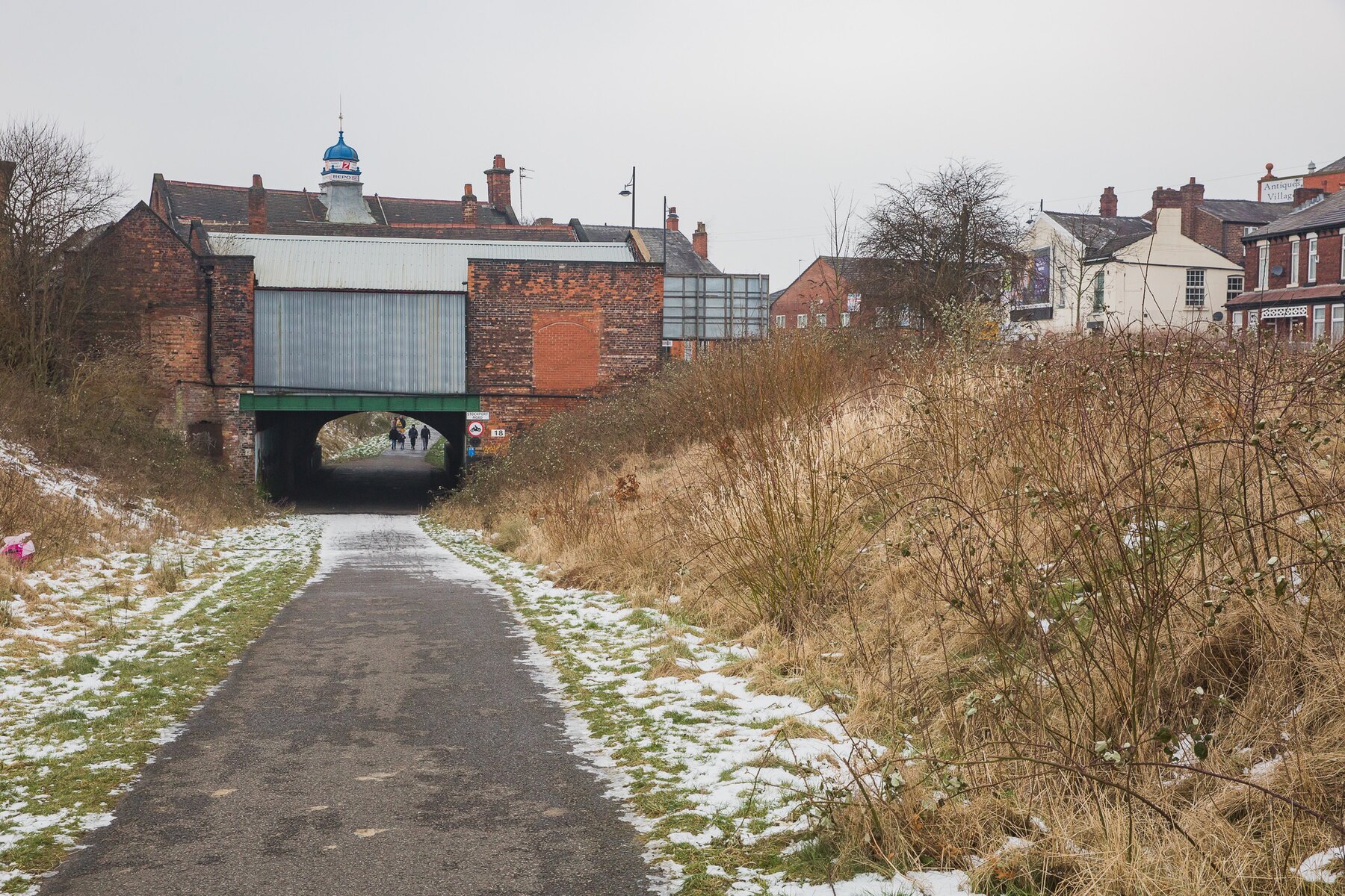 Jody Hartley shoots the Cash and Carry, Moderate Studio journal, 2018