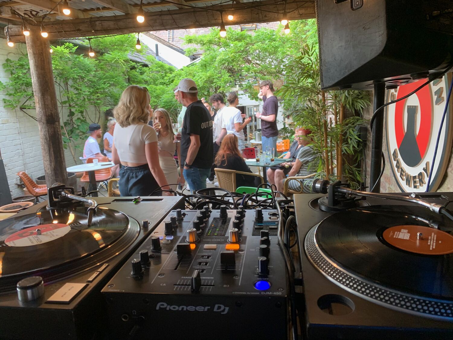 A leaving-party set